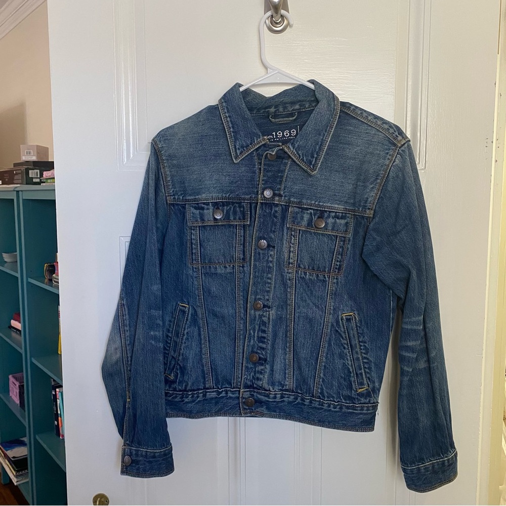 gap dark wash jean jacket